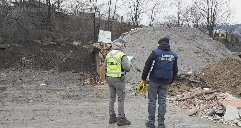 Gestione illecita di rifiuti Impianto sotto sequestro