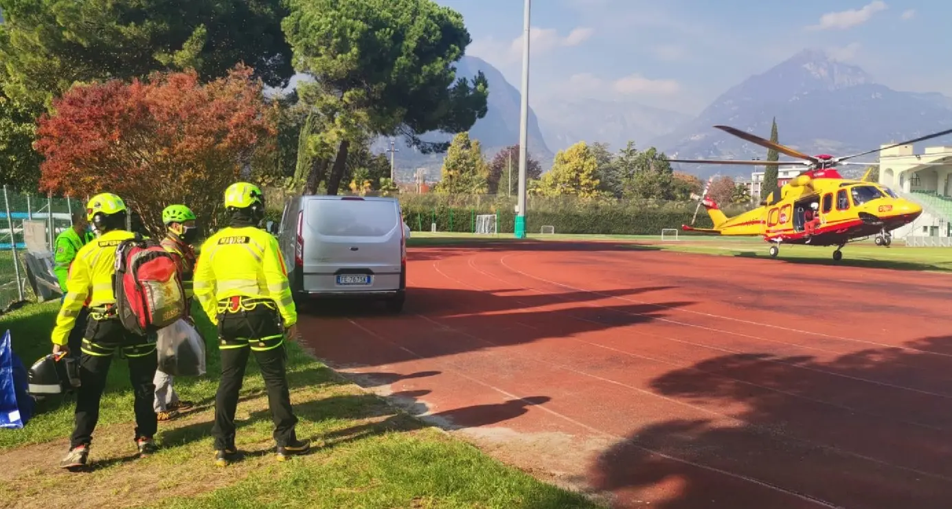 Si lancia da Cima Capi e precipita nel vuoto Nuova tragedia: muore un base jumper