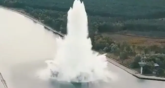 Maxibomba della II guerra mondiale esplode sott’acqua