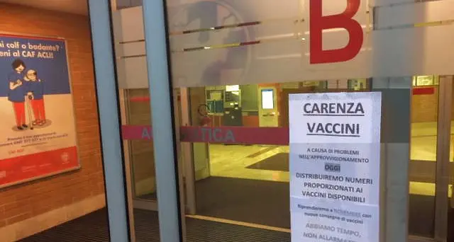 Vaccino antinfluenzale: a Trento dose già esaurite, pazienti rimandati al mese di novembre
