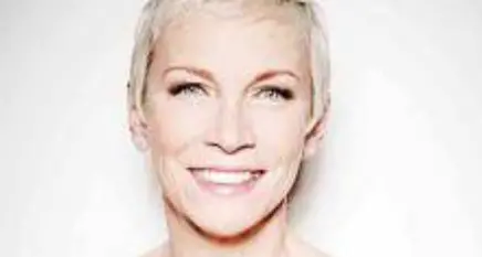 Il ritorno natalizio di Annie Lennox
