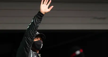 Formula 1: Gp Portogallo, pole a Hamilton. Quarto Leclerc