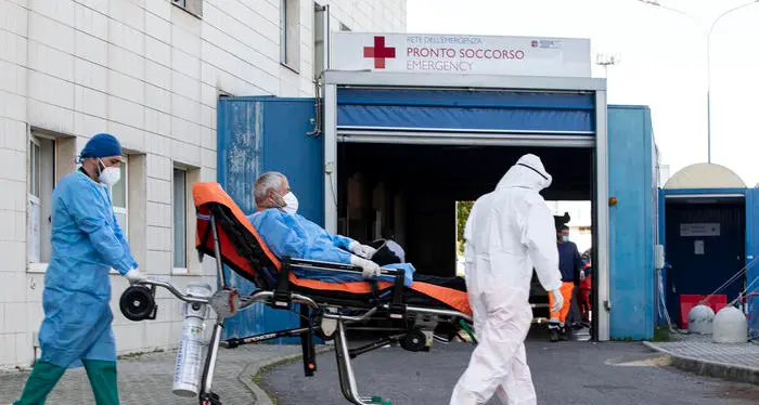 Covid, 2 decessi in Trentino 222 nuovi positivi, aumentano i ricoveri: 127, 9 sono gravi