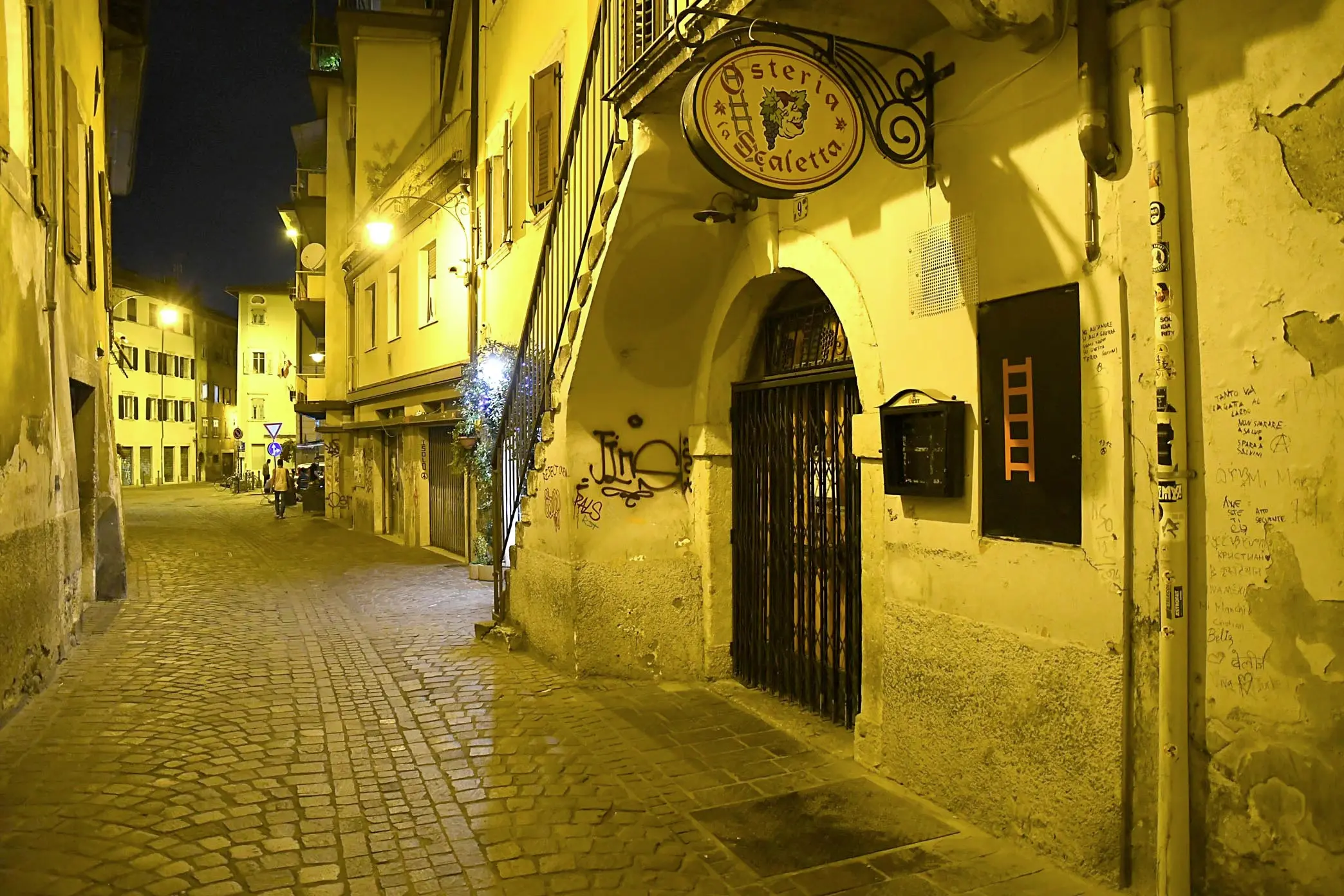 BAR ALLA SCALETTA CHIUSO PER OTTO GIORNI PER DISTURBI ALLA QUIETE PUBBLICA TRENTO 9 SETTEMBRE 2020 FOTO PAOLO PEDROTTI