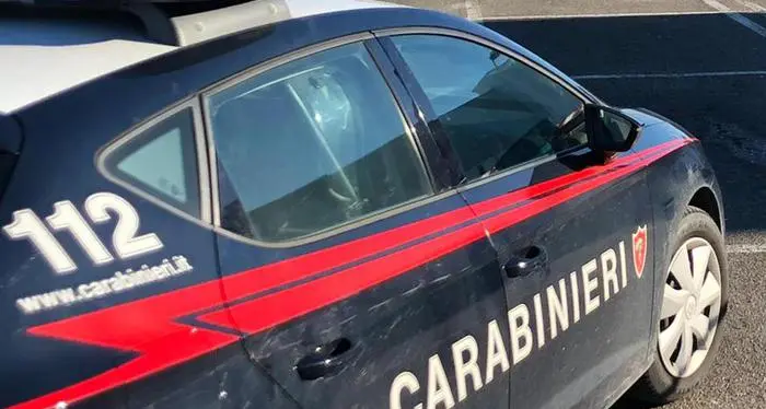 Maltrattava la moglie e la picchiava: arrestato uno straniero a Canazei