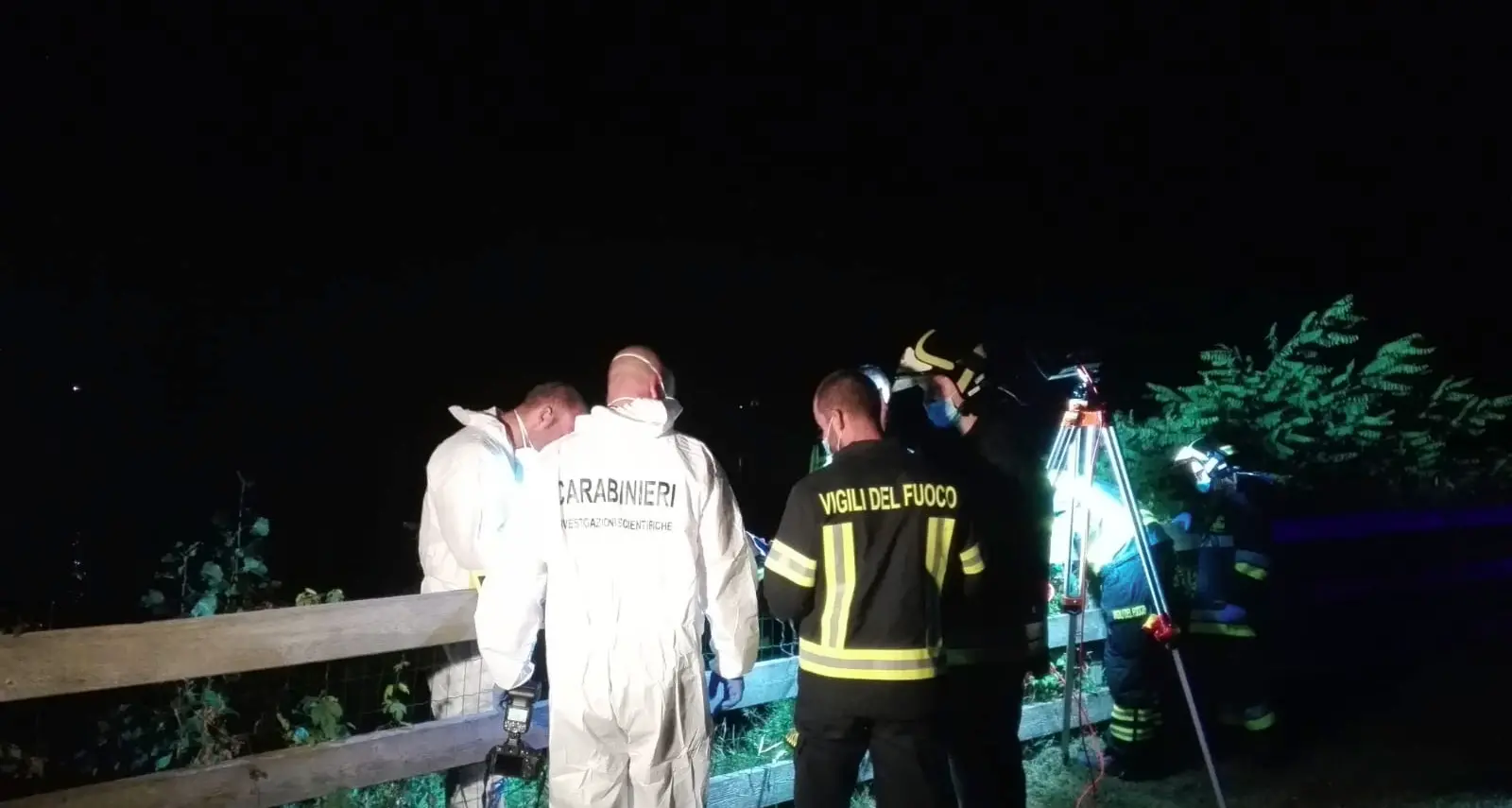 Affiorano i resti di un cadavere dal lago: indagini a Cavedine