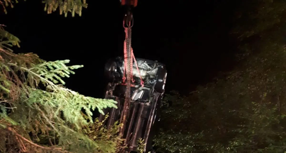 Finisce nel Lago Santo di Lamar con la sua auto Il corpo di Simone Depaoli, 42 anni, recuperato nella notte