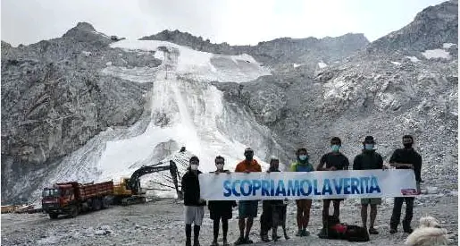 Ecologisti sul Presena «I teli non aiutano e il ghiacciaio si scioglie»
