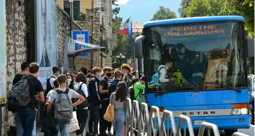 Covid, fermata sdoppiata Autobus in via Venezia corriere in via S.Francesco