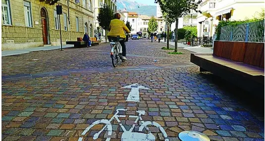 Una doppia ciclabile in via Dante Il primo tratto è già percorribile