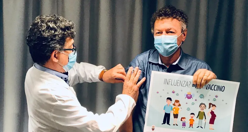 \"Vaccino AstraZeneca anche fino ai 65 anni\": Ferro illustra all'Istituto Superiore di Sanità i miglioramenti possibili nella campagna vaccinale