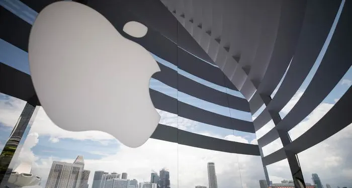 Apple: la realtà aumentata proiettata nella retina dal visore