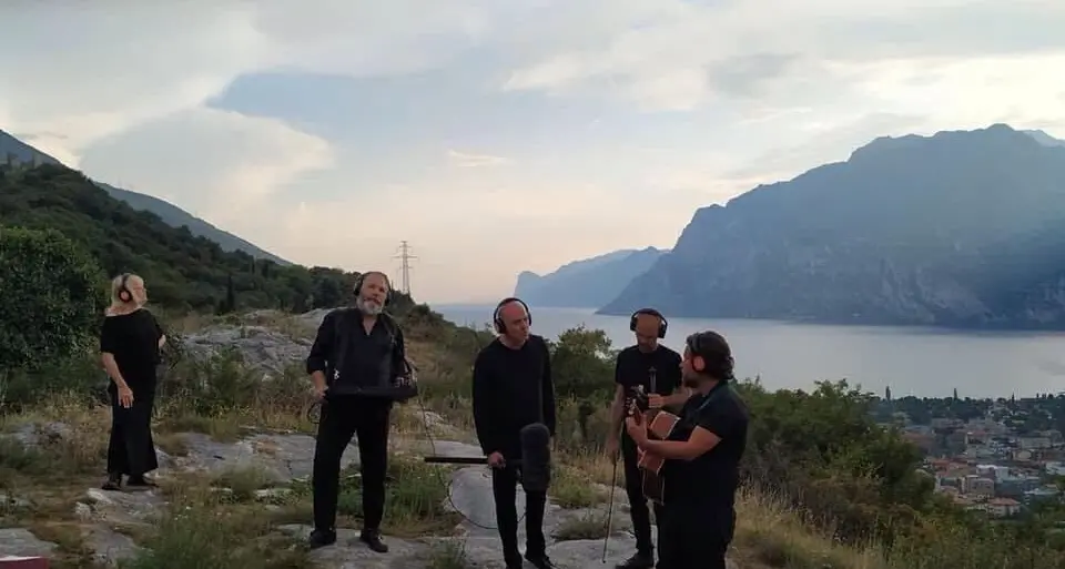 La versione unplugged di \"Montagne Migranti\" giovedì 13 agosto al Teatro Capovolto di Trento