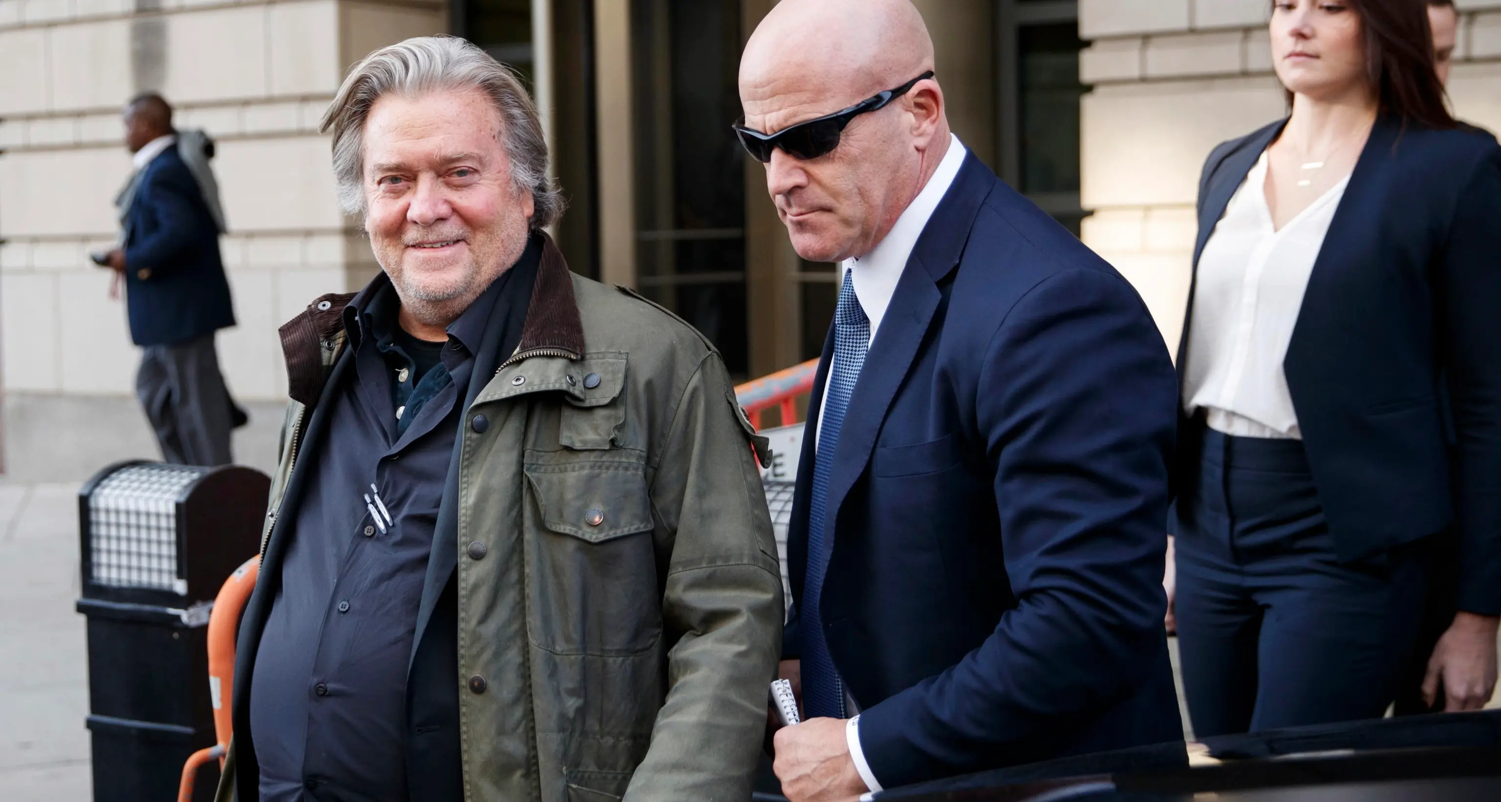 Usa, arrestato Bannon l'ex stratega di Donald Trump accusato di frode finanziaria