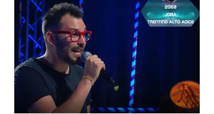 Vota Joba! Il cantante di Trento chiede il supporto dei fan per partecipare al talent The Coach