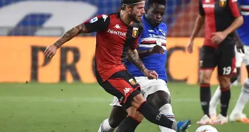 «Troppi positivi in serie A Il campionato va sospeso» Il governo lancia l'avviso