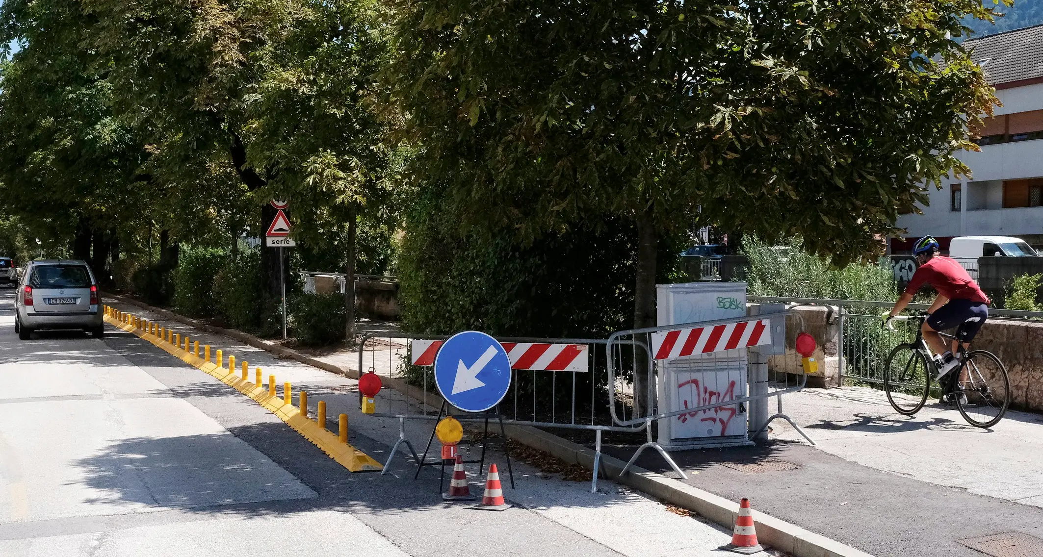 In viale Rovereto sta nascendo la ciclabile è la prima a senso unico