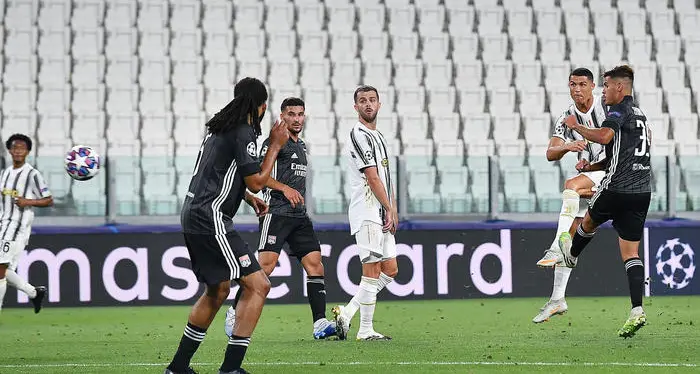 La Juve vince ma passa il Lione Champions League stregata per i bianconeri appannati