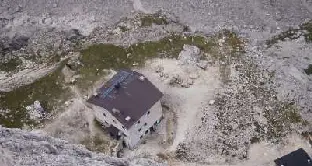 Colpiti da una scarica di sassi sulle Pale di San Martino