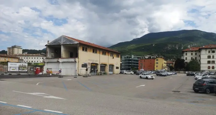 Al Follone accordo raggiunto sarà demolito anche l'ultimo edificio nel piazzale