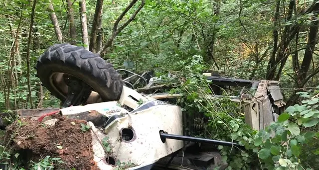Precipita nel bosco con il suo trattore Vigo Lomaso, muore Gino Zambotti padre del sindaco di Comano Terme