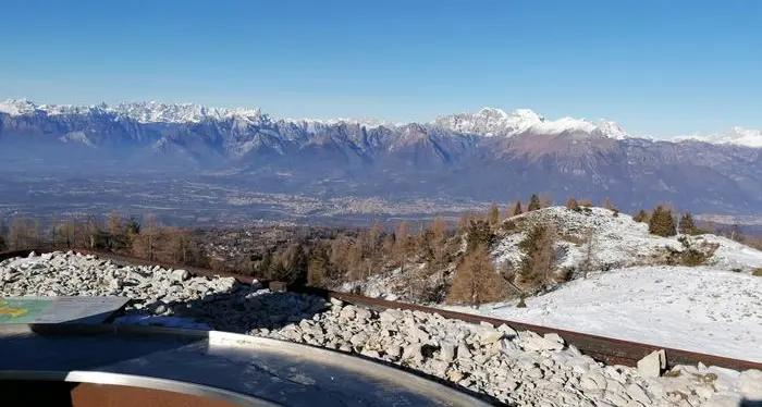 Si inaugura il terzo balcone sulle Dolomiti bellunesi: «viewpoint» dal Nevegal