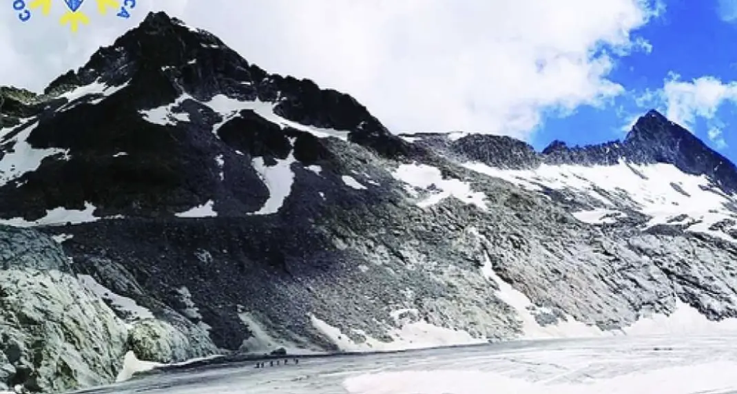 Sul ghiacciaio del Mandron troppo caldo, crolla la \"fronte\" pericoloso avvicinarsi