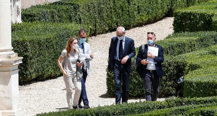 Conte apre gli Stati generali «Progettiamo il rilancio»