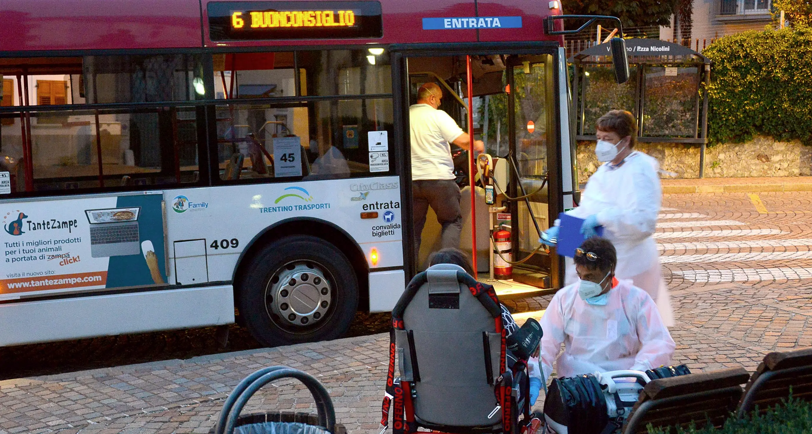 Villazzano: una donna rimasta incastrata tra le porte del bus soccorsa dal personale del 118