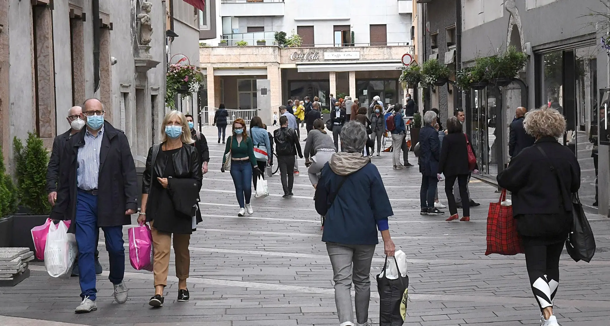 Trento non turistica, è già rivolta «Così vogliono affossare la città» Chiusure domenicali anche a Rovereto e Pergine