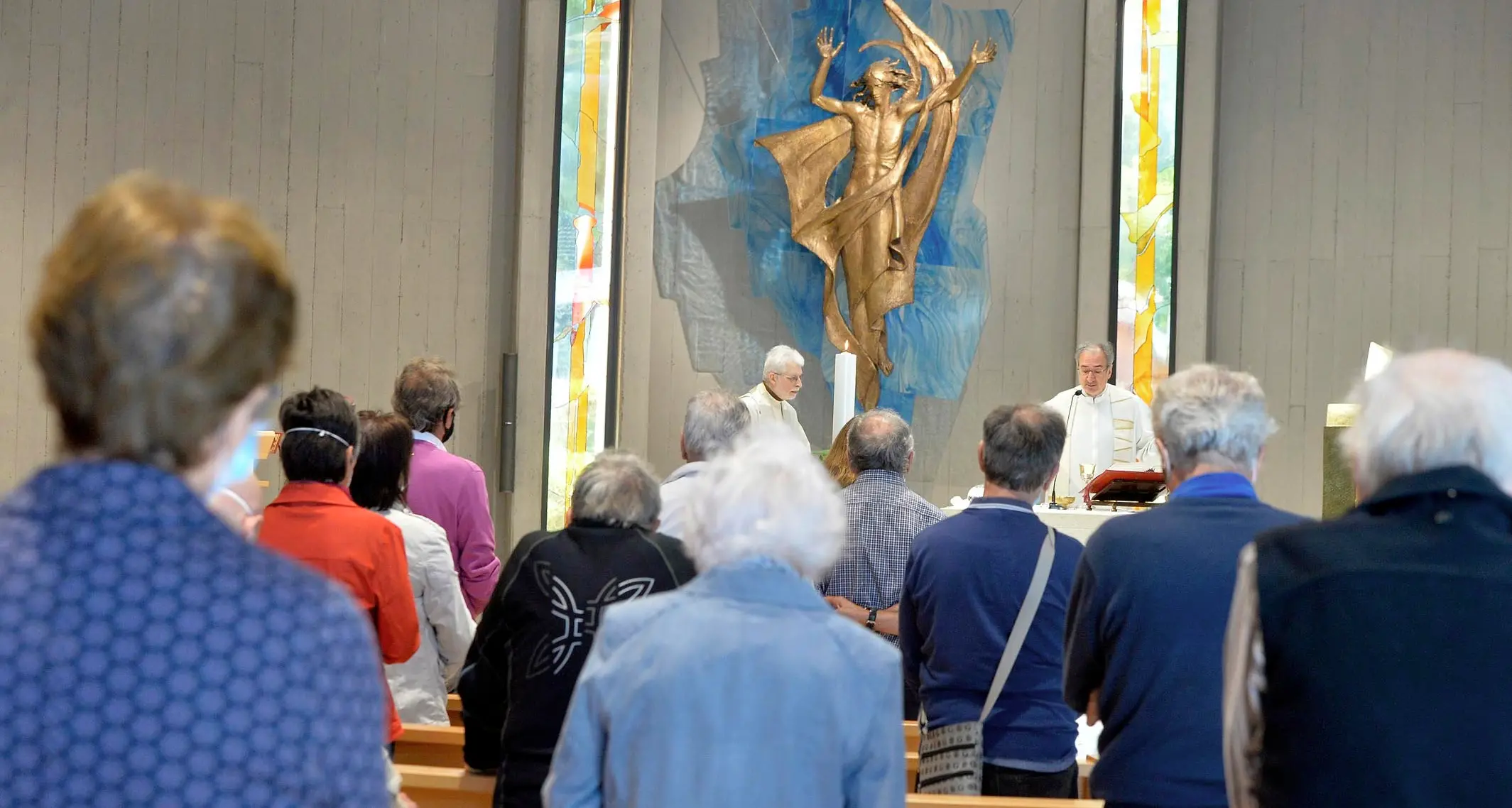Messe, nozze e battesimi il Vaticano alle parrocchie: «Basta tariffe e pagamenti»
