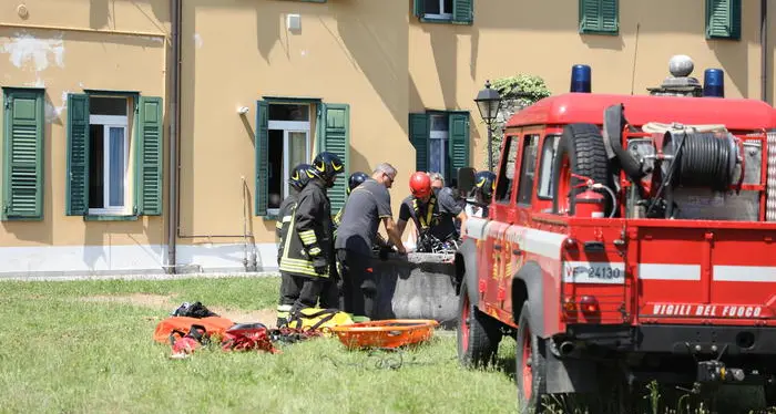 Caccia al tesoro nel centro estivo: un bimbo di 12 anni cade in un pozzo e muore a Gorizia