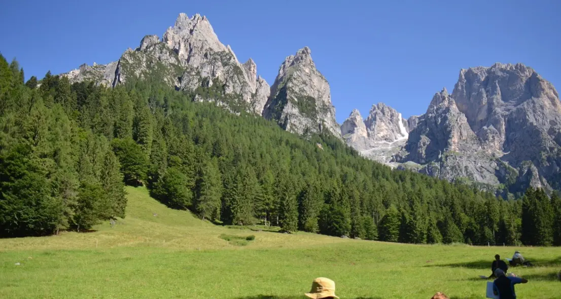 Prenotazioni a rilento, a luglio turisti dimezzati