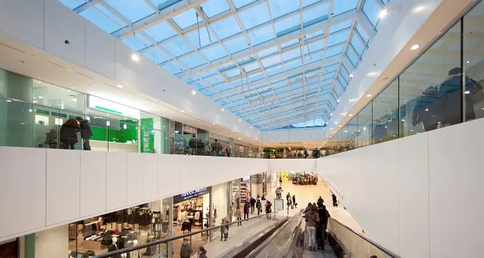 Shopping la domenica: ad Affi arrivano i trentini e i tedeschi saltano Rovereto