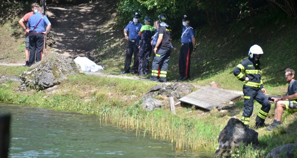 Muore annegato nel lago di Roncone La vittima è un uomo di 78 anni
