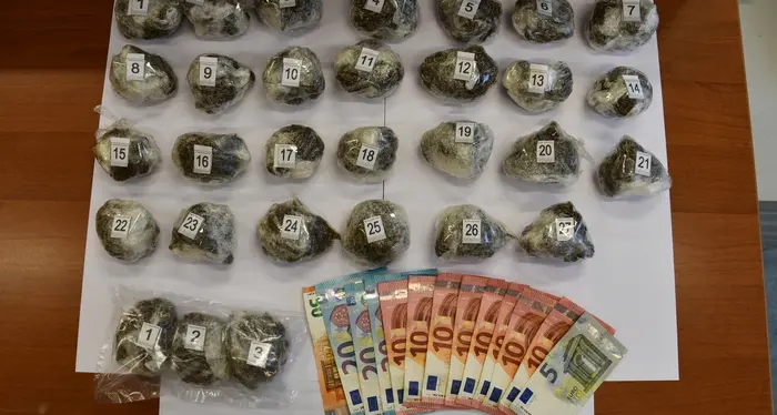 Arrestato per spaccio richiedente asilo ospite della residenza Fersina a Trento: aveva 350 gr di marijuana nello zaino