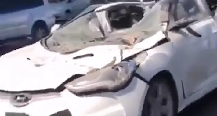 Beirut, c’è chi non si arrende mai, nemmeno in auto…
