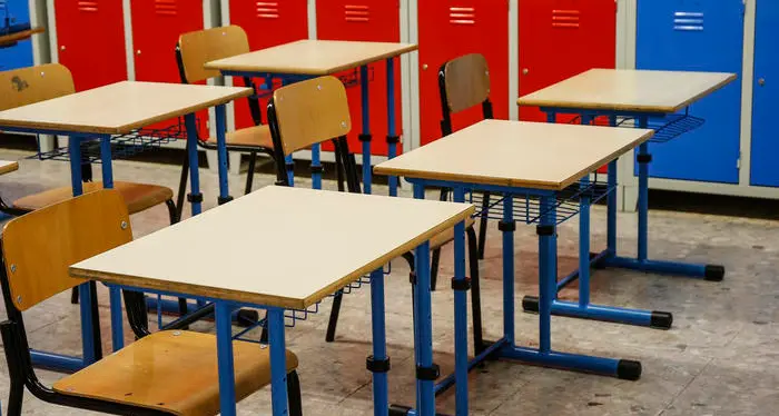 Covid, rientro a scuola «Ma se c'è un positivo si chiude, e controlli a tutti»