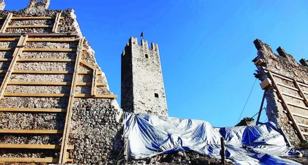 Castello di Drena: dopo il crollo servono i soldi per il cantiere
