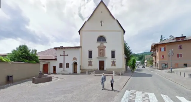 Cavalese, i francescani lasciano il convento: «Drastico calo di vocazioni»