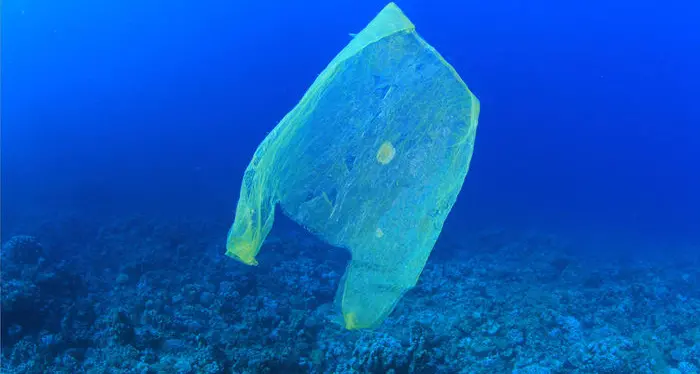 Nell'Atlantico tanta plastica 10 volte più del previsto: è emergenza mondiale