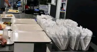 Mense, 48 lavoratrici rischiano il posto I sindacati: niente salario né cassa