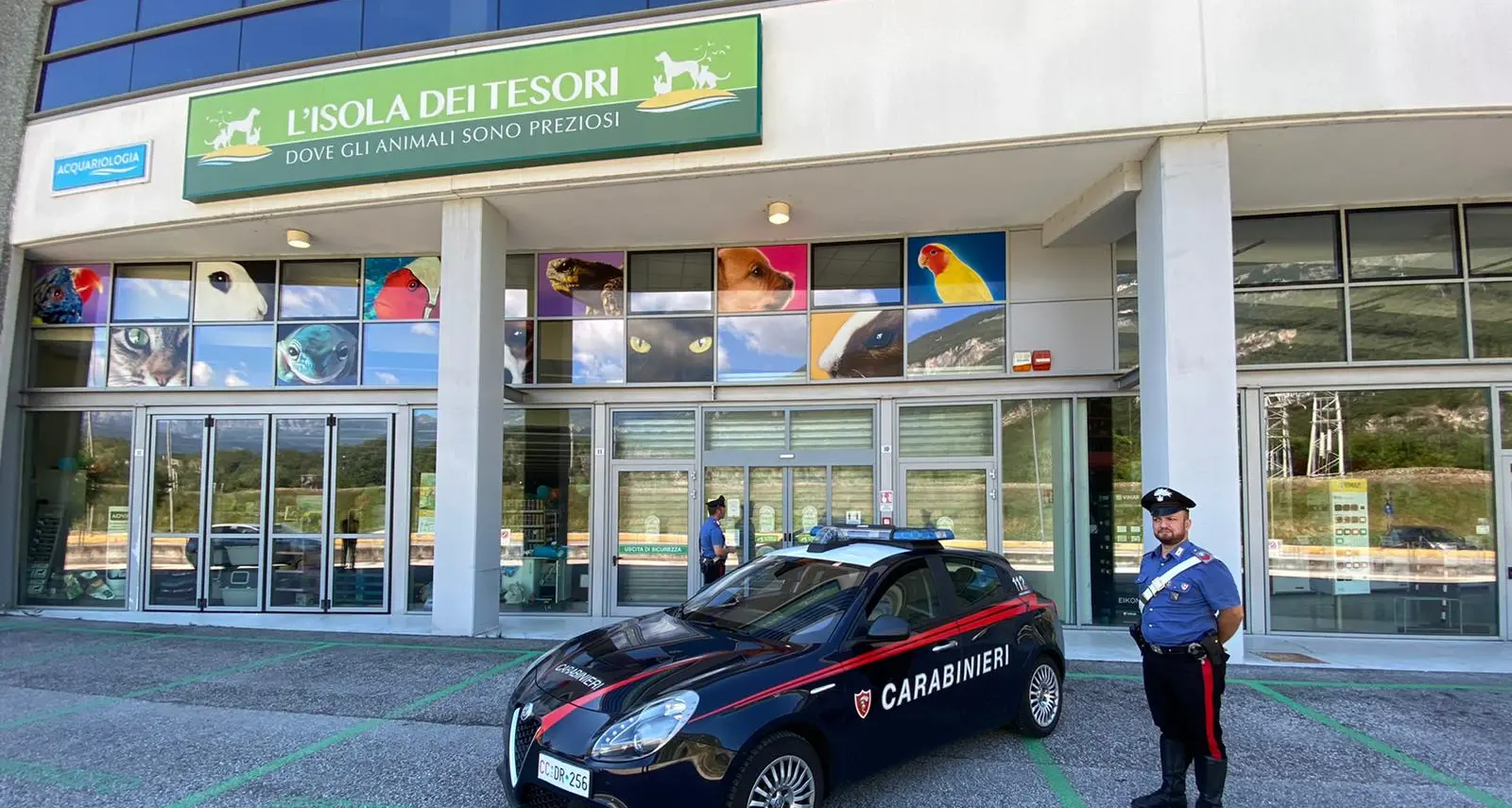 Sventata una rapina all'«Isola dei tesori»: arrestati due francesi