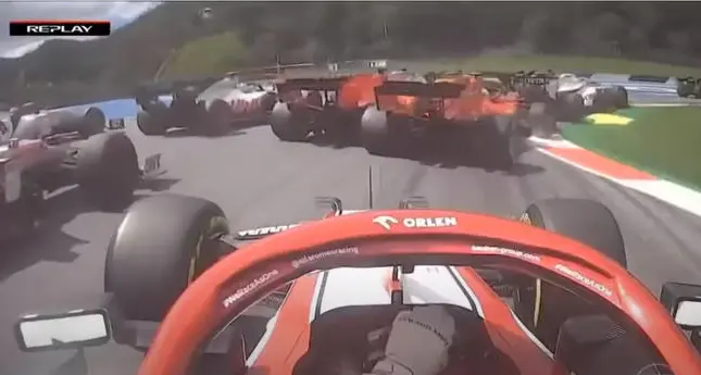 Gp di Stiria: disastro Ferrari Leclerc e Vettel si toccano e sono entrambi fuori