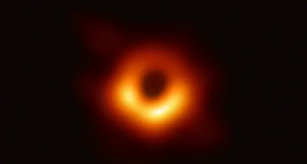 Prime foto di un buco nero diventano un video