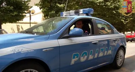 Furti nelle abitazioni a Trento La polizia scopre due ragazzi Un arresto e una denuncia