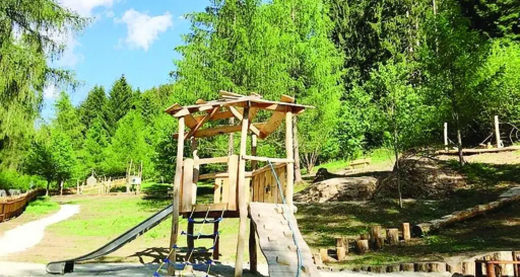 Il parco giochi di Trodena aperto a residenti locali e della Magnifca ma non agli altri altoatesini
