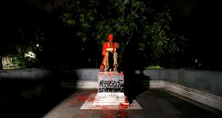 La statua di Montanelli e le altre sott'attacco