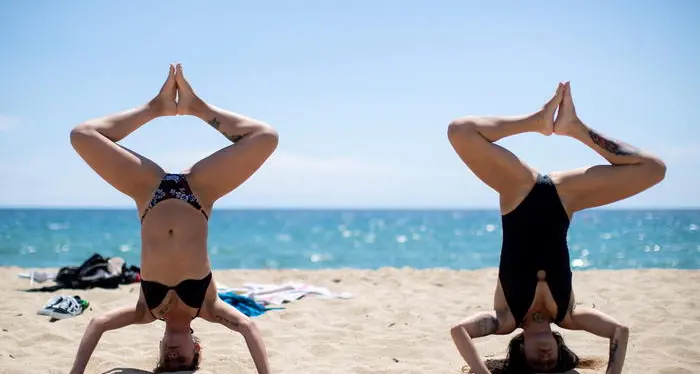 Benvenuta estate, saluto al sole con la Giornata dello yoga