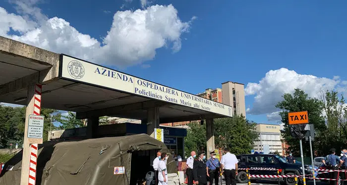 «C'è rischio di eventi avversi» Sequestrati cellulare e bike